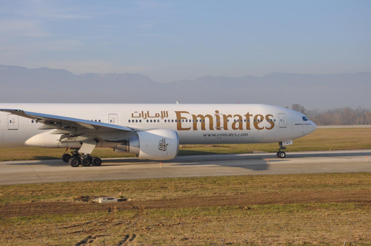 AG-EGY Emirates Boeing 777-300